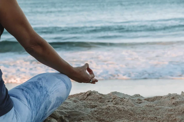 Miten Aloittaa Meditaation Harjoittaminen Unen Laadun Parantamiseksi?